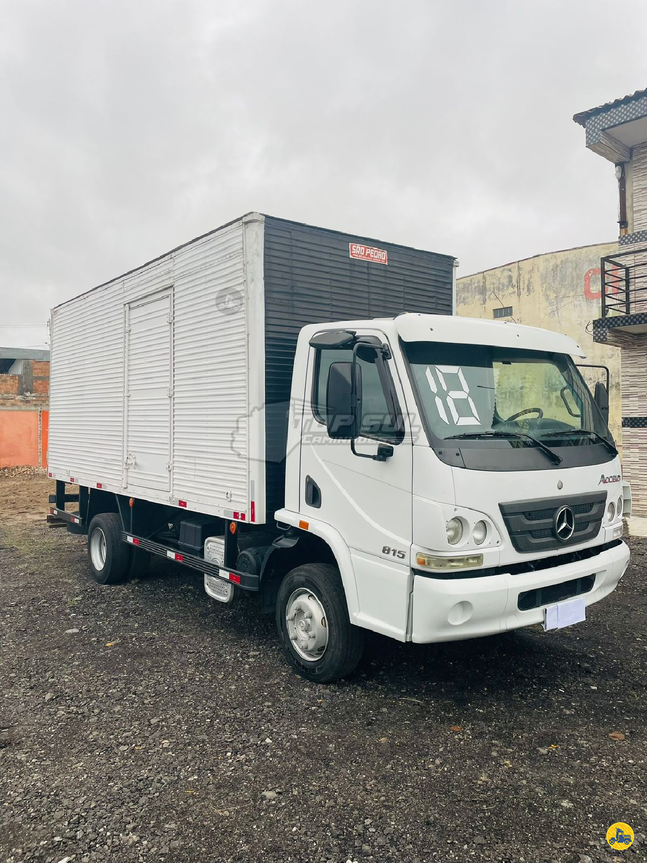 CAMINHAO MERCEDES-BENZ MB 815 Baú Furgão 3/4 4x2 Top Sul Caminhões CURITIBA PARANÁ PR